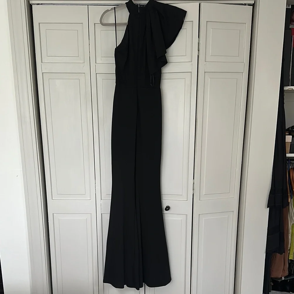 Elegant Black Evening Gown - Picture 3 of 5
